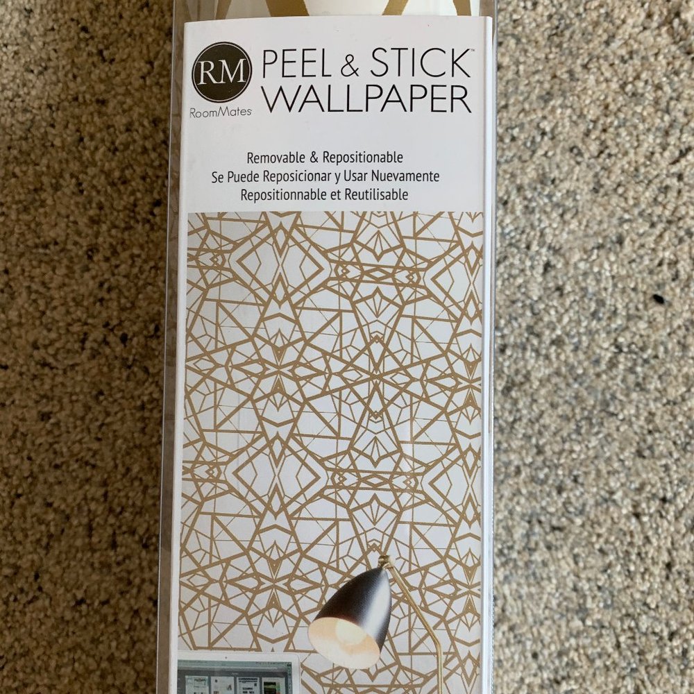 White and Gold Patterned Peel and Stick Wallpaper